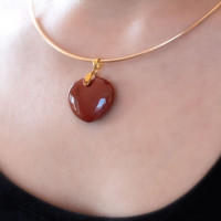 Obesek srce - rdeči jaspis