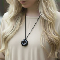 Obesek šungit donut, nakit