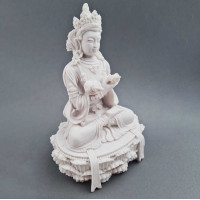 Kip Buda z dordžem in zvoncem