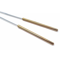 Bajalica z medeninastimi ročaji