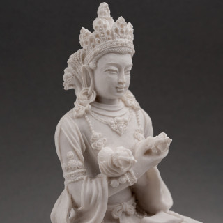 Kip Buda z dordžem in zvoncem