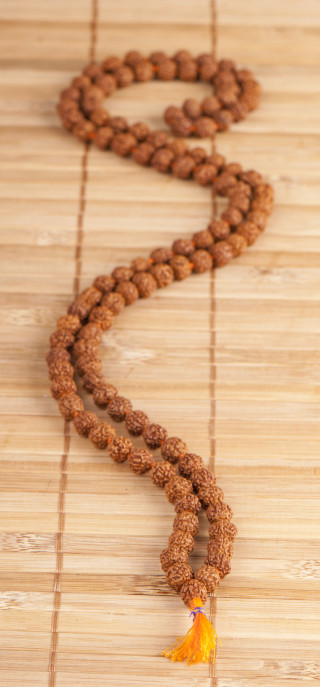 Mala - meditacijska ogrlica Rudrakš, velika 9 mm