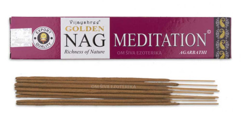 Temno vijolična embalaža dišečih palčk Vijayshree Golden Nag Meditation z dišečimi palčkami na beli podlagi.