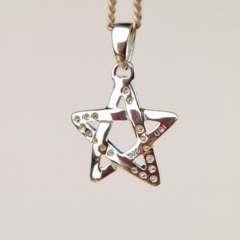 Majhen srebrn obesek pentagram s kristalčki srebro 925